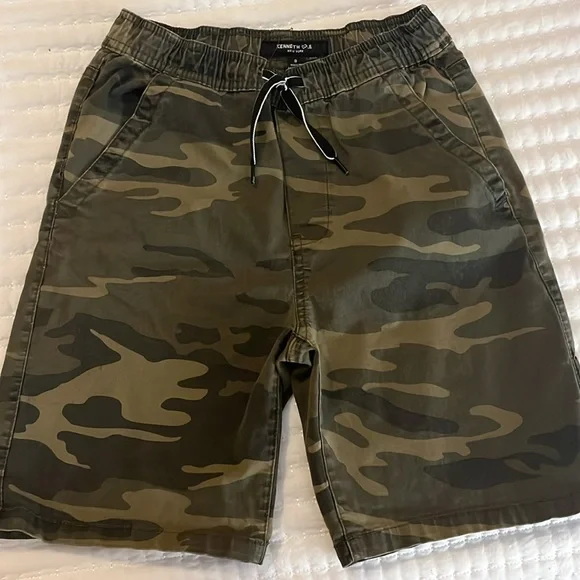 4 Pair of Boys Shorts - Picture 2 of 15